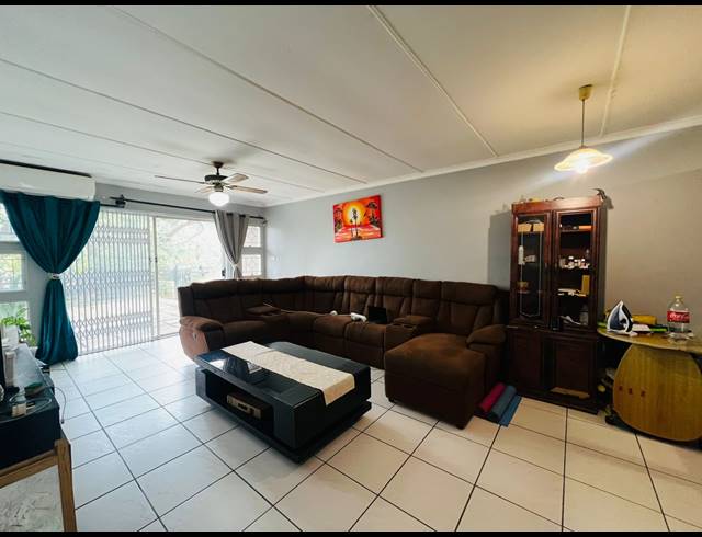 2 BEDROOM TOWNHOUSE FOR SALE IN CATO MANOR
